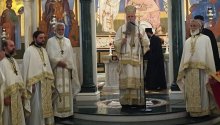 Священники УПЦ сослужили митрополиту Иоанникию на первой литургии в Баре
